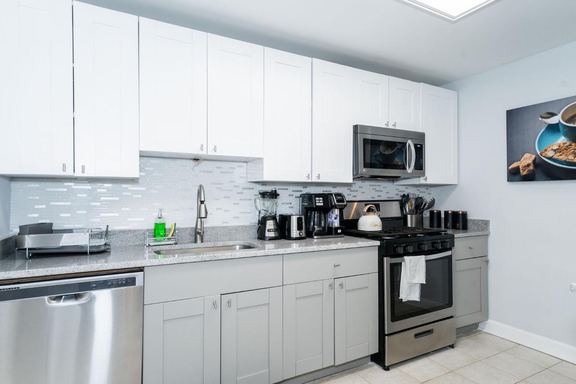 21Floor-Renovated 2Br,1Bath King And Queen Bed And Parking アトランタ エクステリア 写真