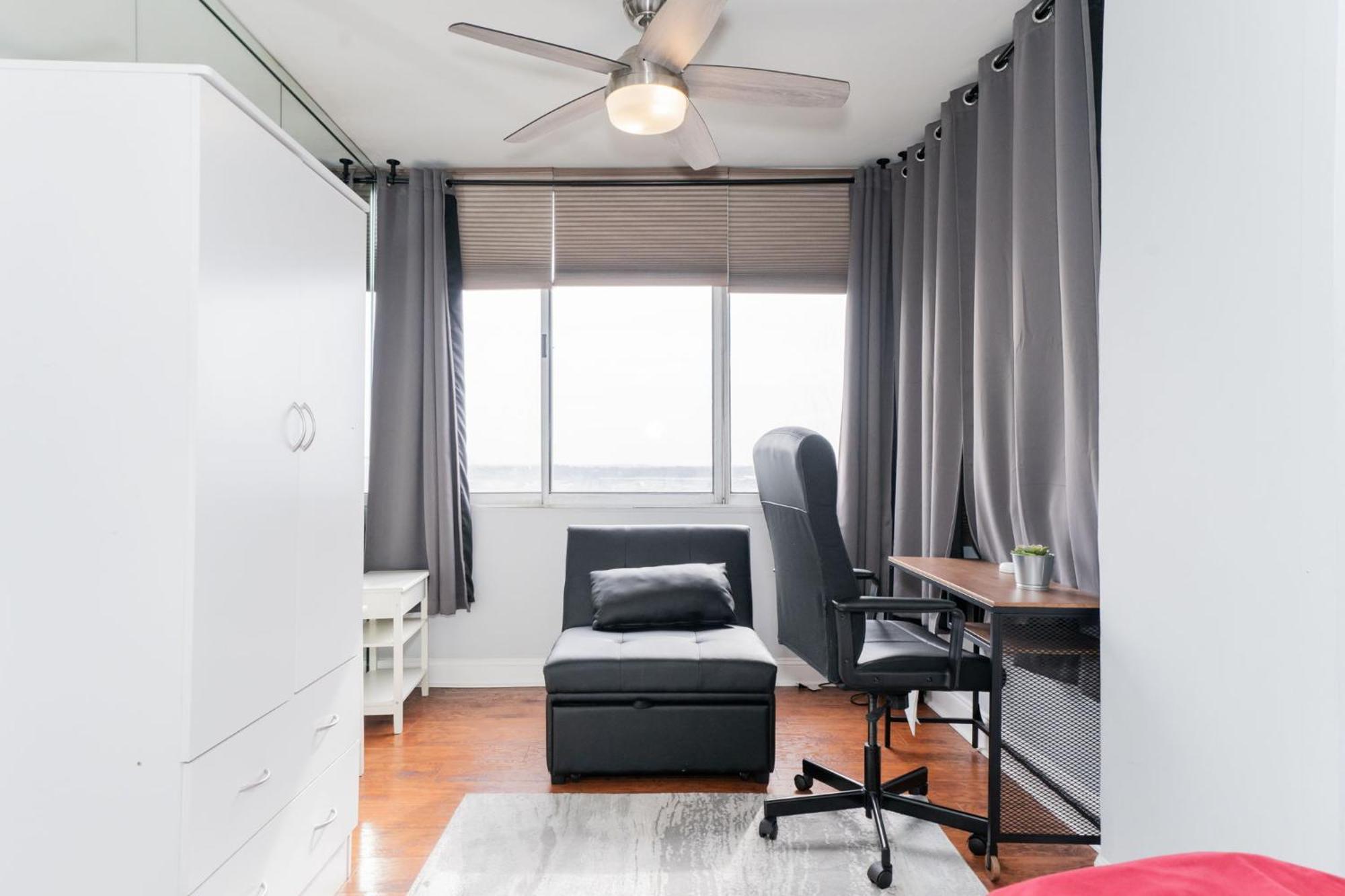 21Floor-Renovated 2Br,1Bath King And Queen Bed And Parking アトランタ エクステリア 写真