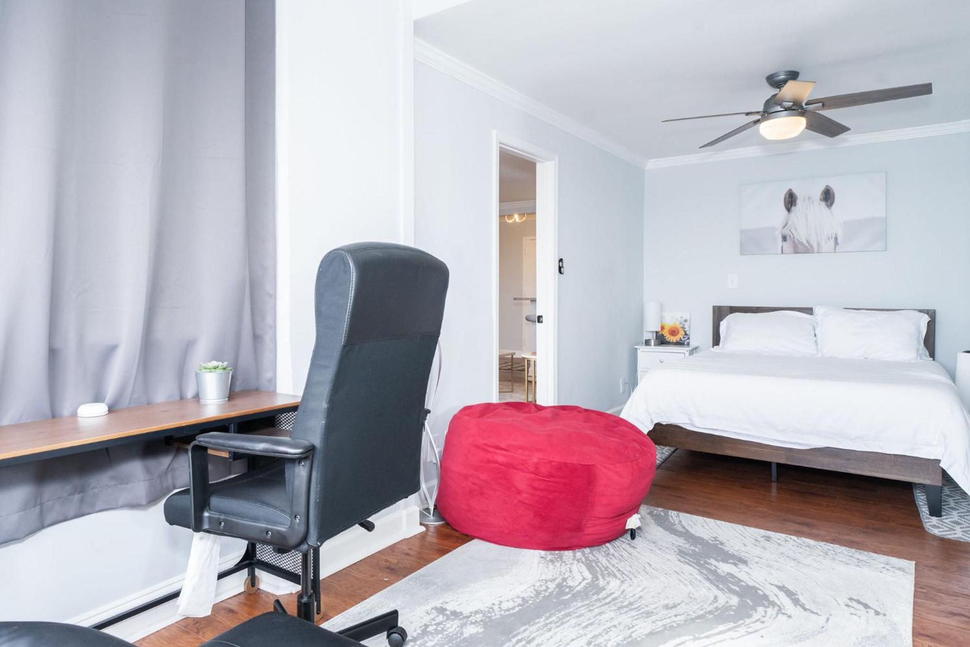 21Floor-Renovated 2Br,1Bath King And Queen Bed And Parking アトランタ エクステリア 写真