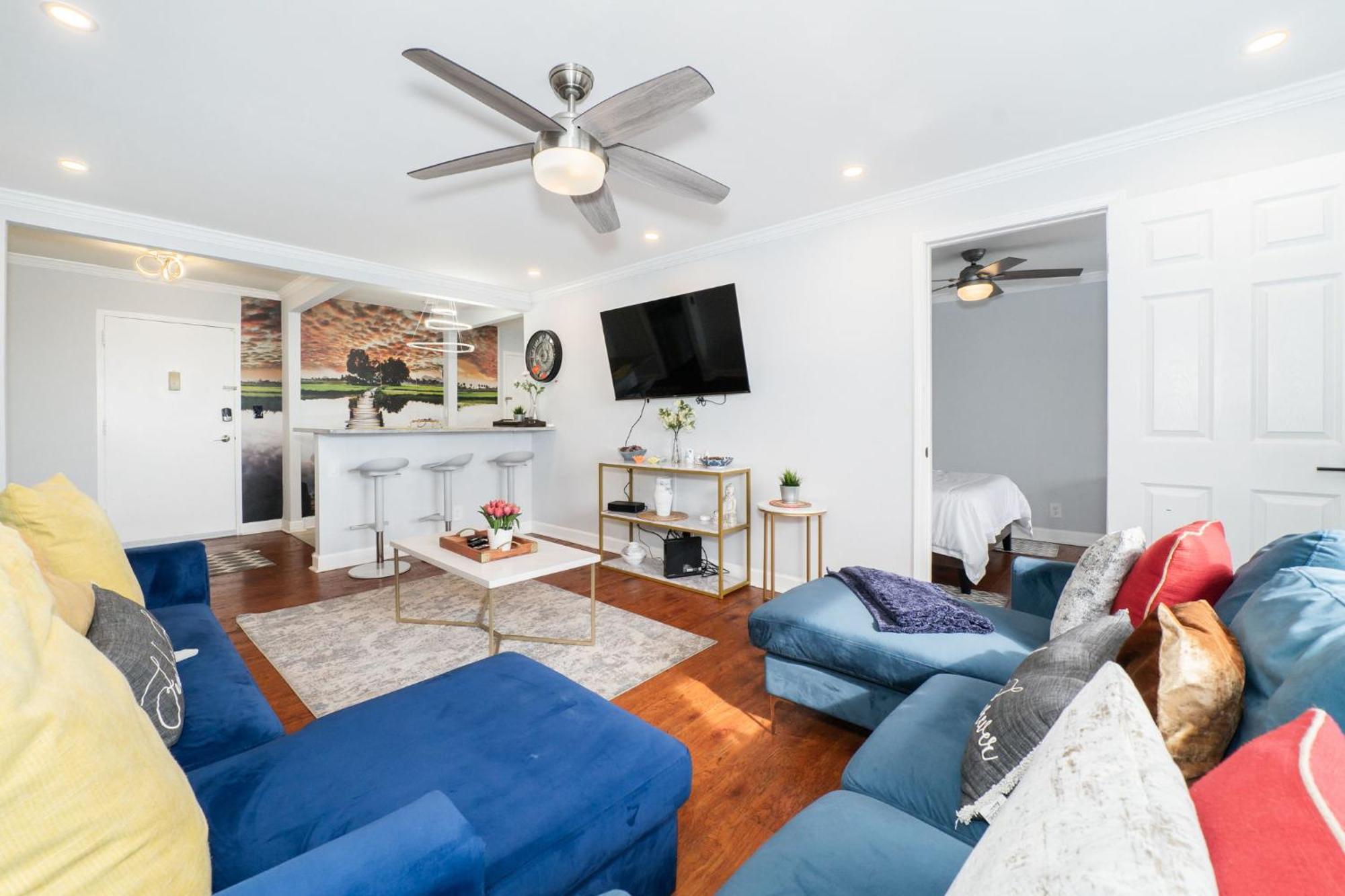 21Floor-Renovated 2Br,1Bath King And Queen Bed And Parking アトランタ エクステリア 写真