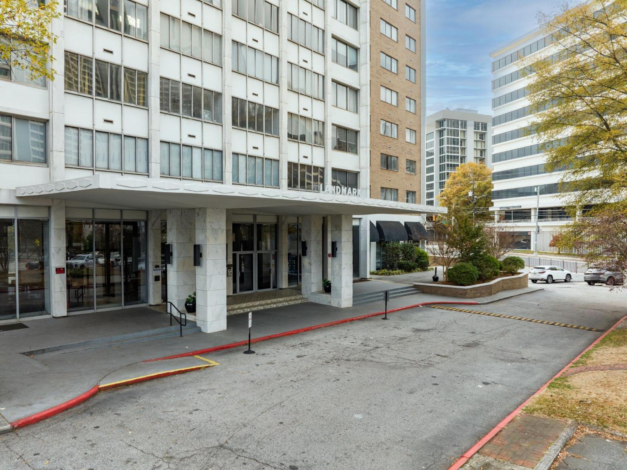 21Floor-Renovated 2Br,1Bath King And Queen Bed And Parking アトランタ エクステリア 写真