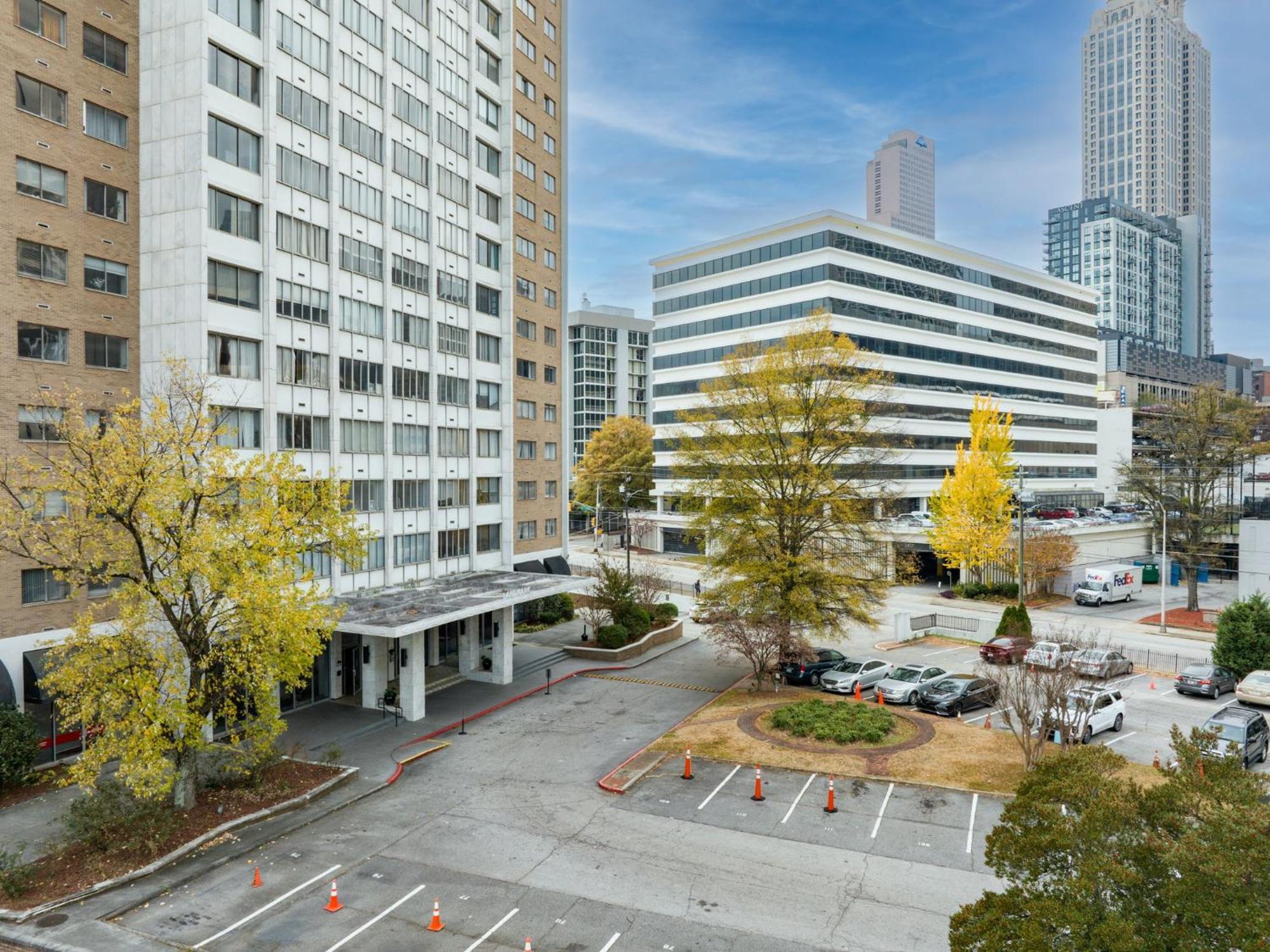 21Floor-Renovated 2Br,1Bath King And Queen Bed And Parking アトランタ エクステリア 写真